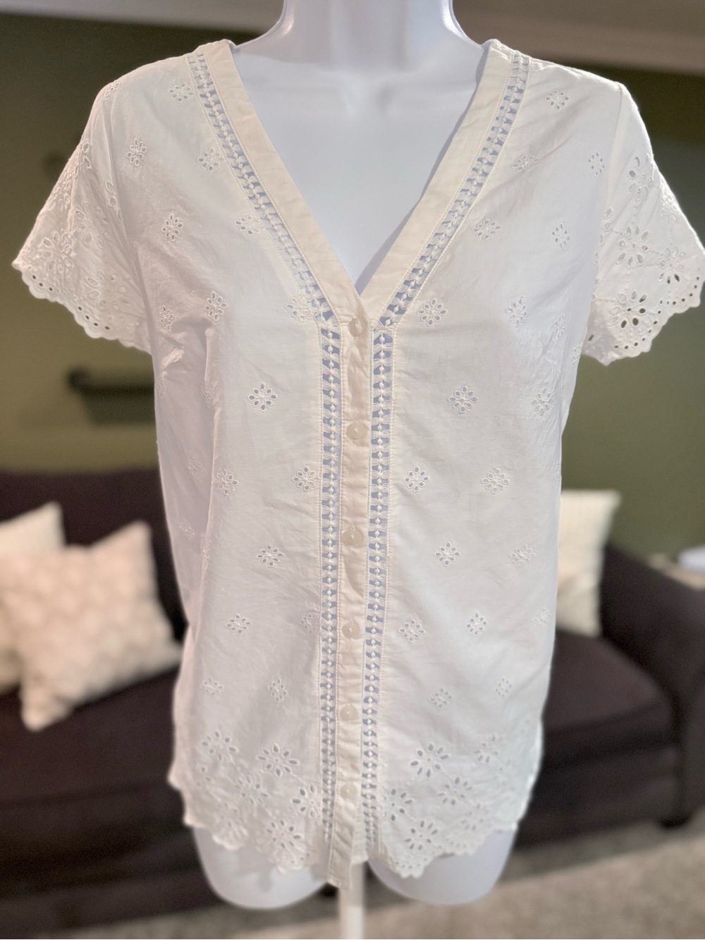 Women's White Eyelet V-Neck Button-Front Blouse